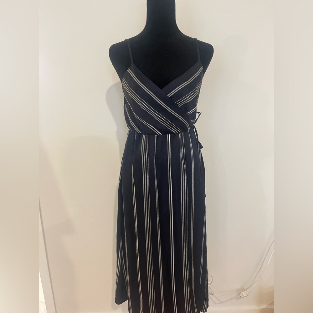 Vince silk dress, size 00. NWOT